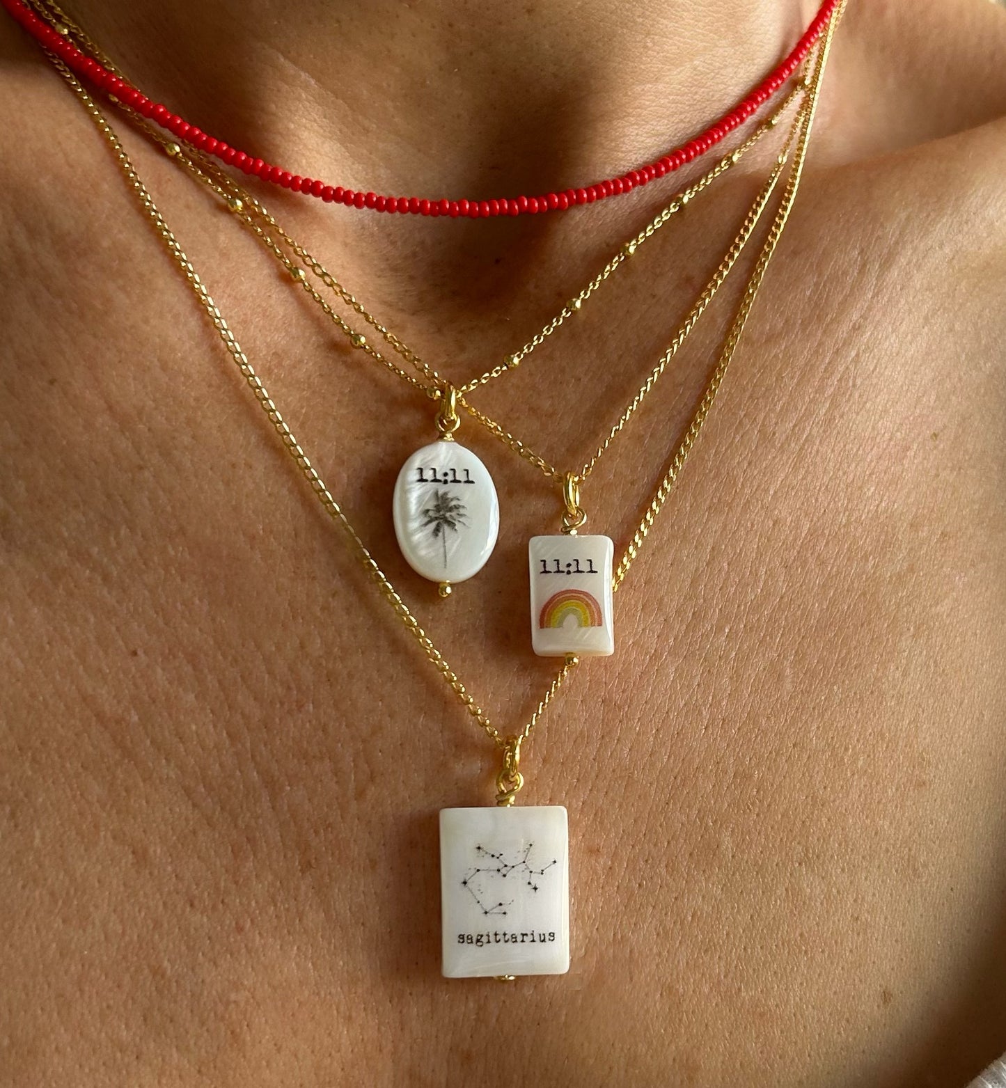 11h11 avec arc-en-ciel rouge