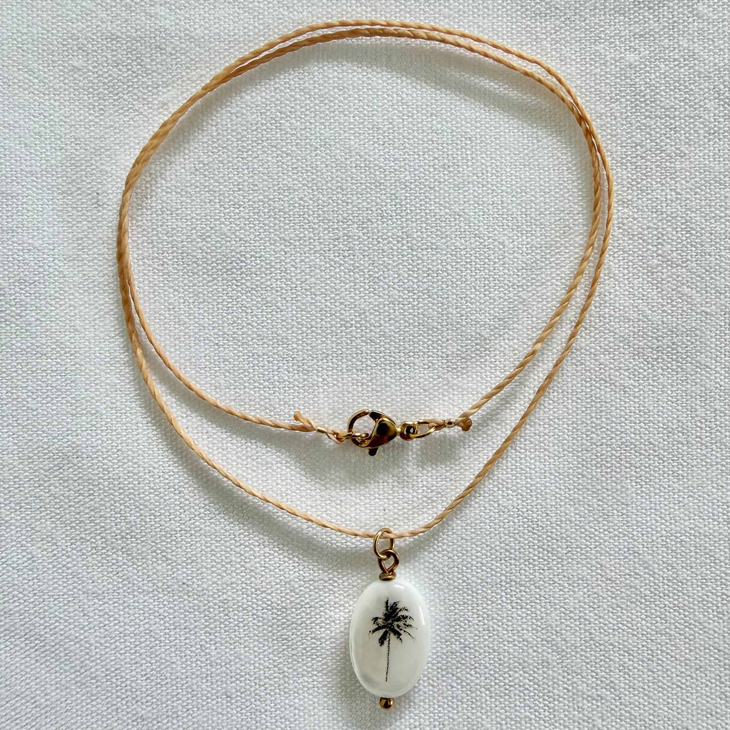 Breeze palm cord necklace