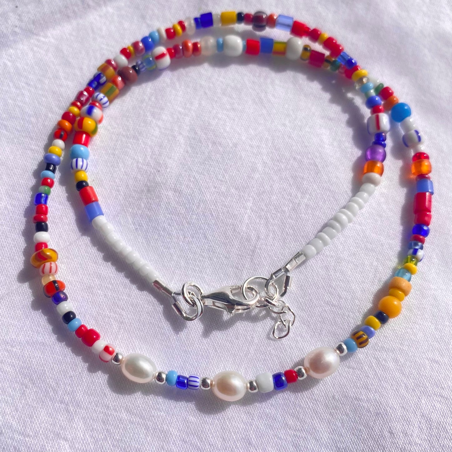 Collier de perles de commerce africain de Noël vintage avec perles de culture d'eau douce