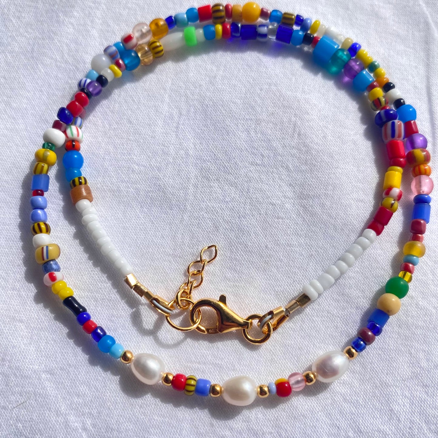 Collier de perles de commerce africain de Noël vintage avec perles de culture d'eau douce