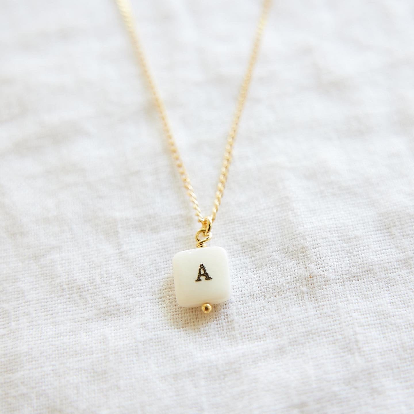 Collier Petite Lettre Plaqué Or 24k