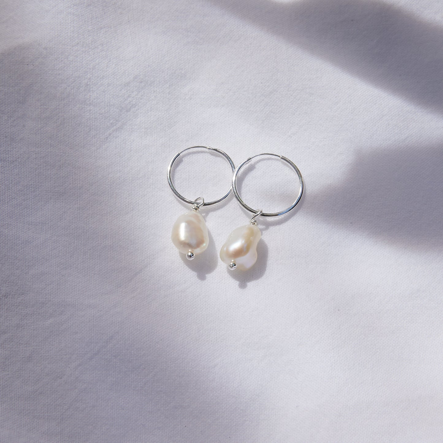 Anneaux de perles d'eau douce en argent sterling
