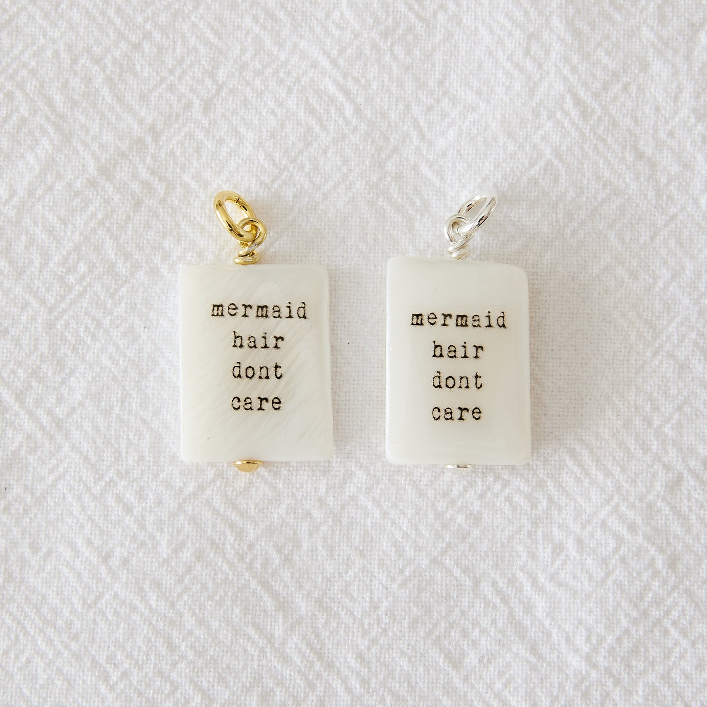 Les cheveux de sirène ne se soucient pas du pendentif