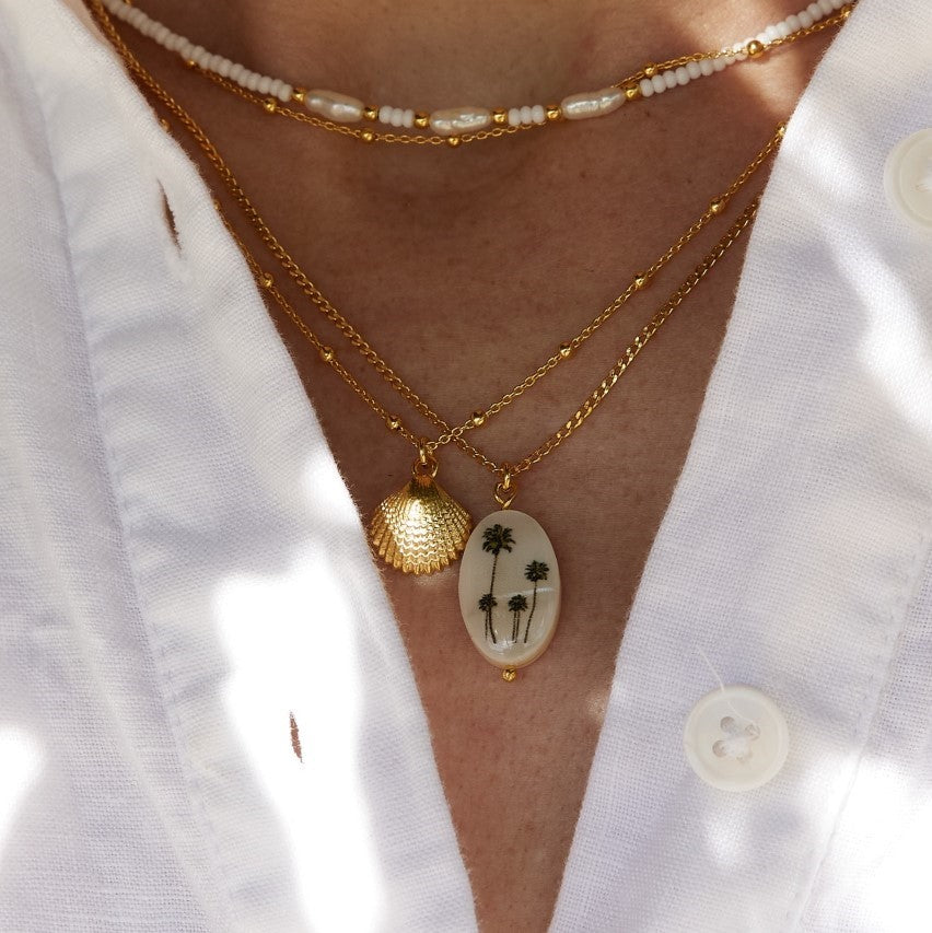Collier de perles de verre blanc avec perles de culture d'eau douce