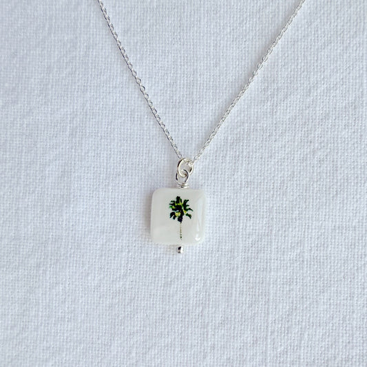 Paume carrée sur chaîne en argent sterling