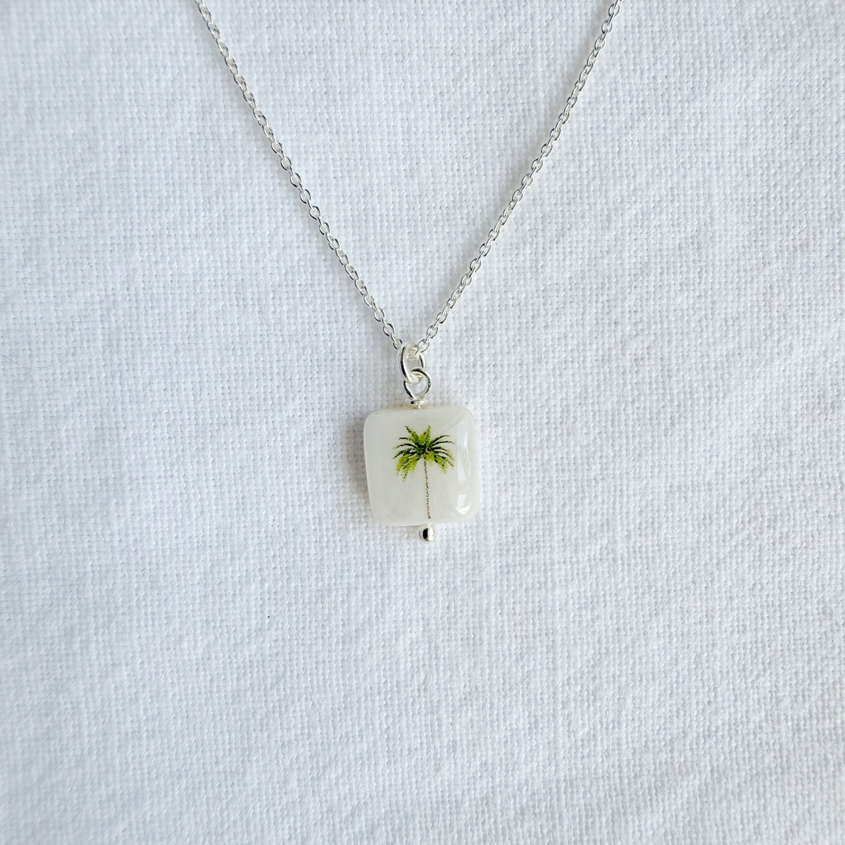 Collier palmier de Californie carré sur chaine argent massif