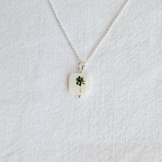 Paume carrée sur chaîne en argent sterling