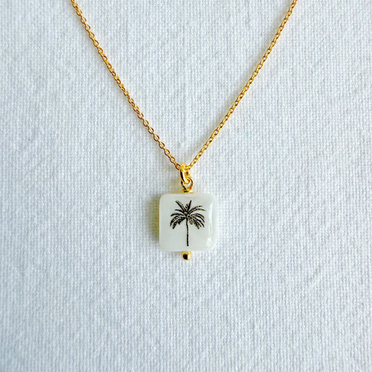 Silhoutte Palm on Gold Fine Chain