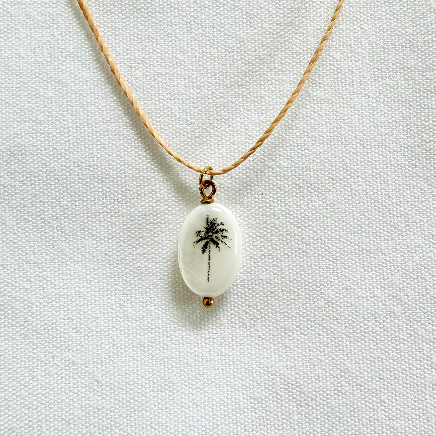 Breeze palm cord necklace