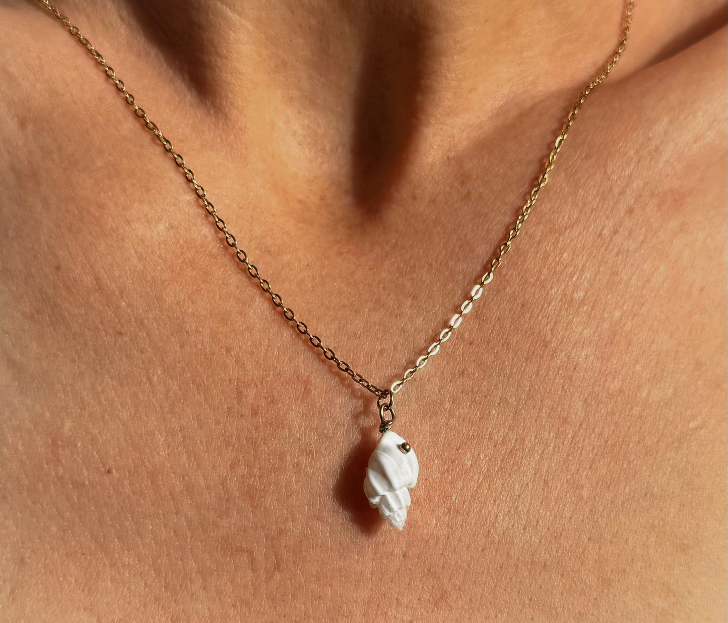 Natural shell waterproof necklace