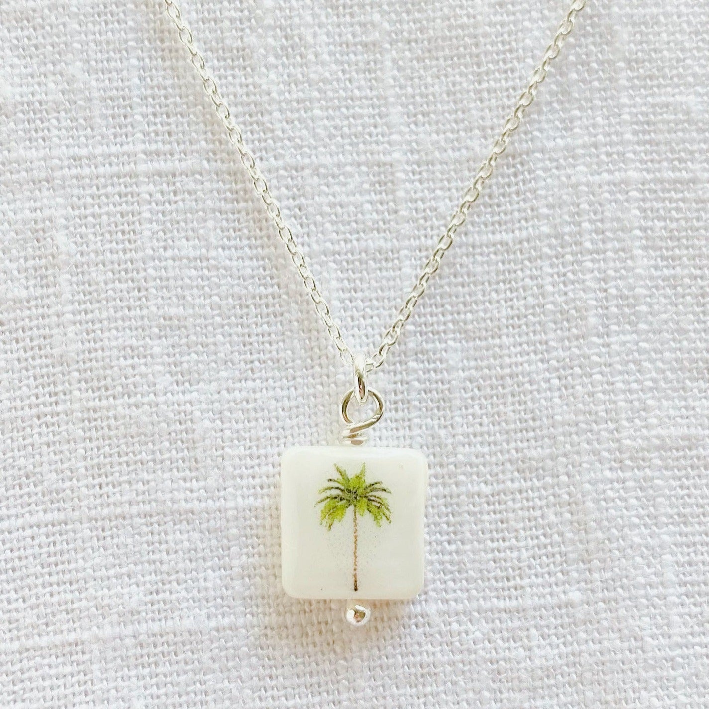 Collier palmier de Californie carré sur chaine argent massif