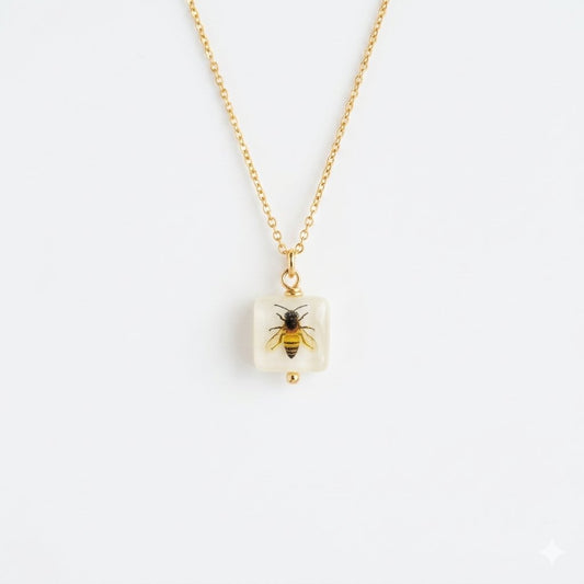 Bee on Gold Fine Chain