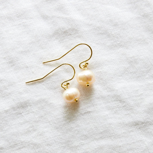 Boucles d'oreilles crochet plaqué or 24k perles d'eau douce rose tendre