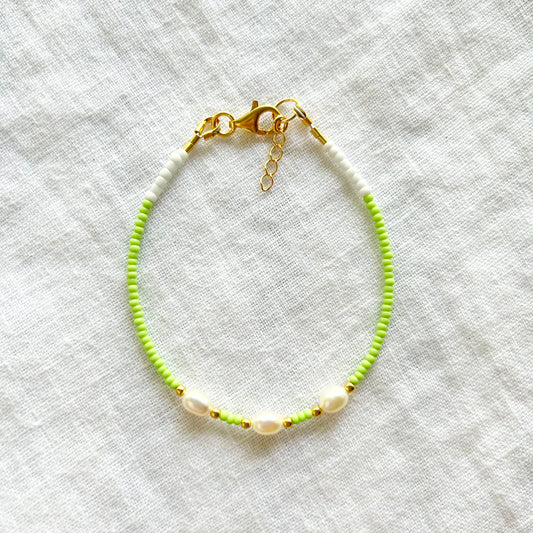 Lime green bracelet with freshwater pearls